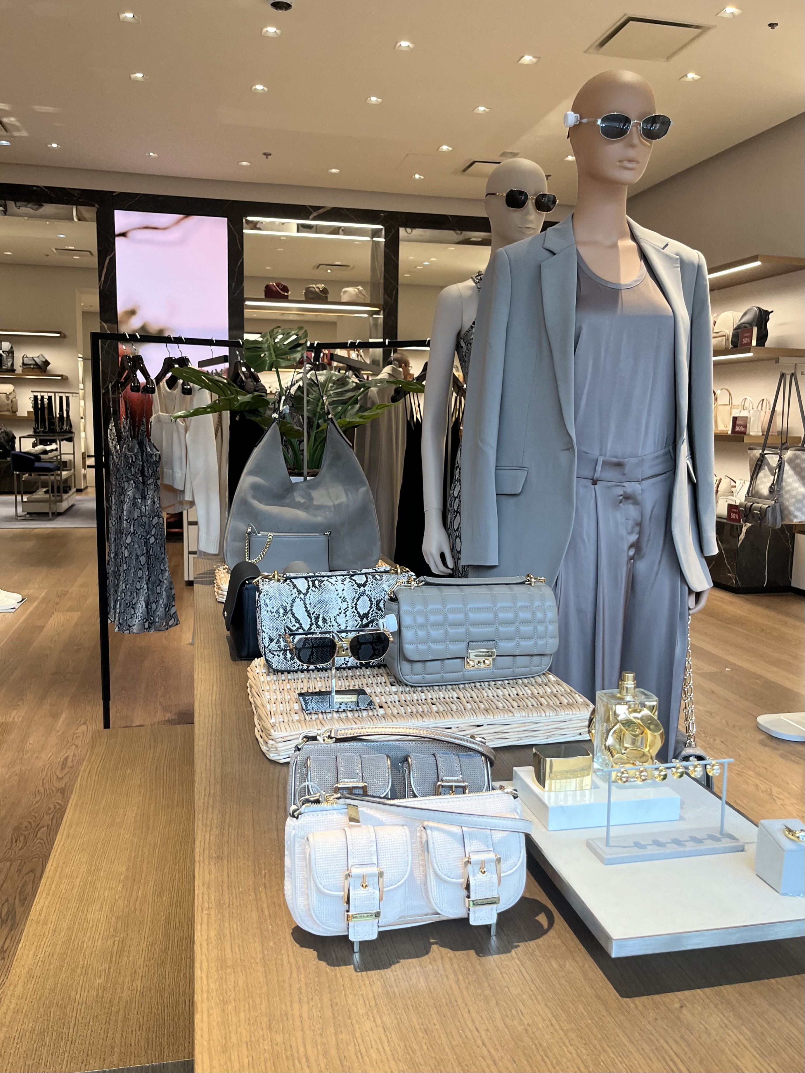 Boutique Marseille floorset