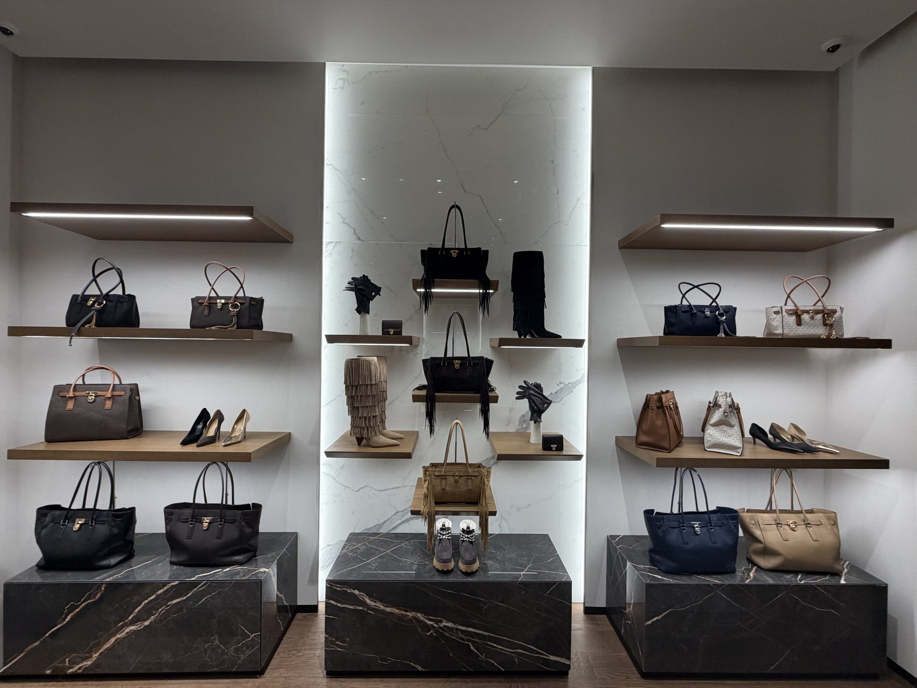 Mur produit boutique Marseille